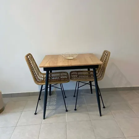 Apartment Renove Avec Terrasse Et Parking Motte *