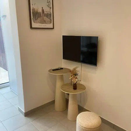 Renove Avec Terrasse Et Parking Motte Apartment *