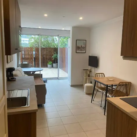 Renove Avec Terrasse Et Parking Motte Apartment *